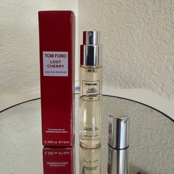 Tom Ford Lost Cherry Eau de Parfum Travel Spray 10ml New in Box Unisex - Picture 2 of 9